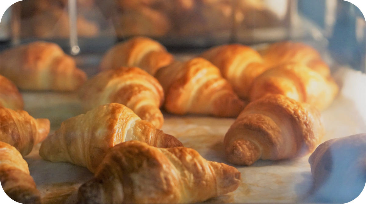 焼き立てのクロワッサン